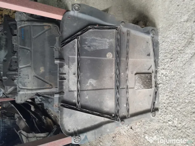Scut motor plastic Dacia Logan Mcv 2013