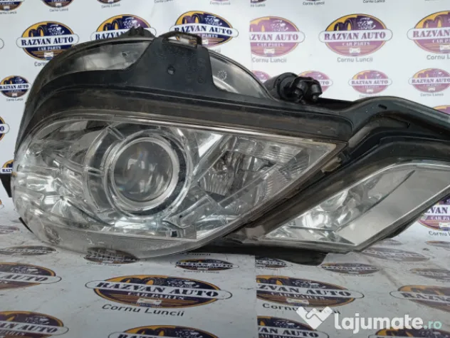 Far stanga cu xenon Mercedes E 220 2012