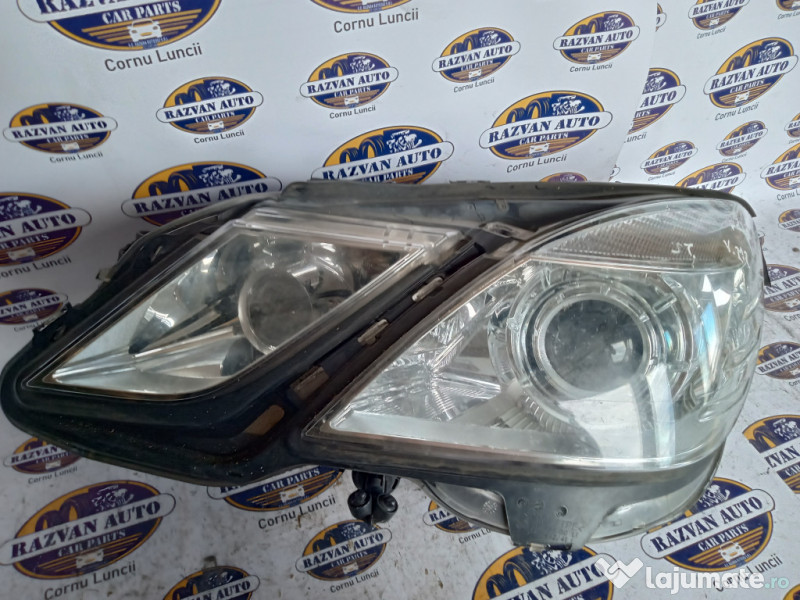 Far stanga cu xenon Mercedes E 220 2012
