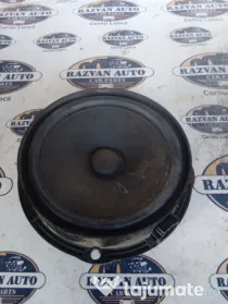 Boxa stanga spate Skoda Octavia 3