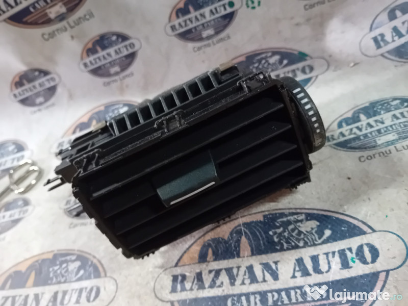 Grila ventilatie stanga BMW Seria 1 F20