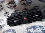 Grila centrala fata Volkswagen Jetta 2012