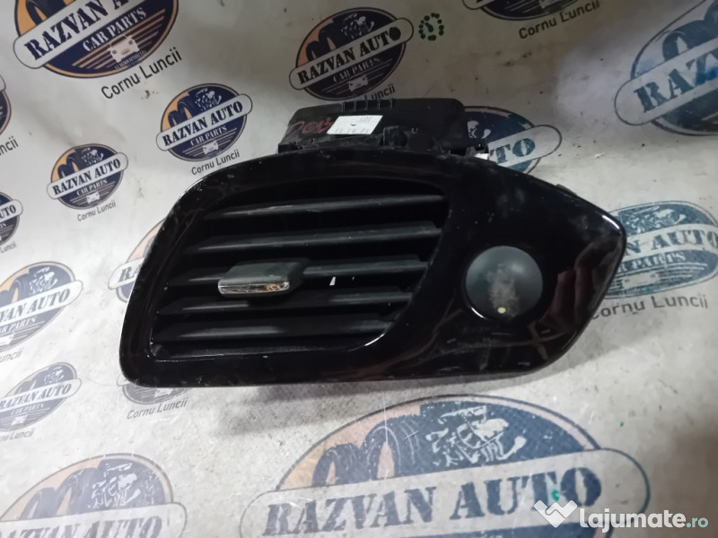 Grila ventilatie dreapta Renault Scenic 2013