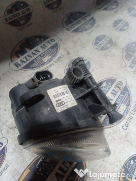 Grila proiector dreapta Volkswagen Passat CC 2011