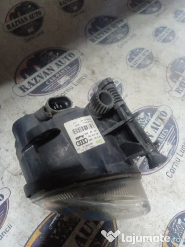 Grila proiector dreapta Volkswagen Passat CC 2011