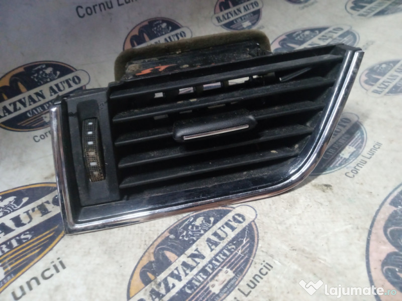 Grila ventilatie stanga Skoda Octavia 3 2015