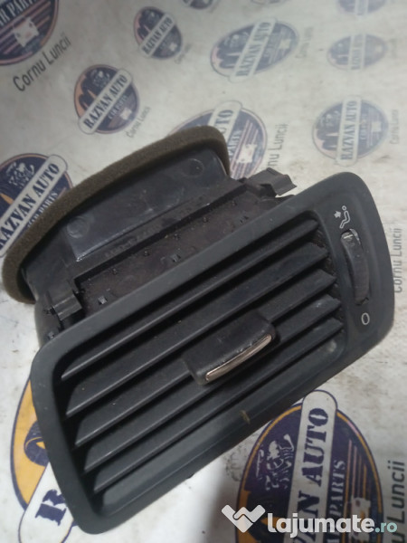 Grila ventilatie dreapta Volkswagen Passat CC 2010