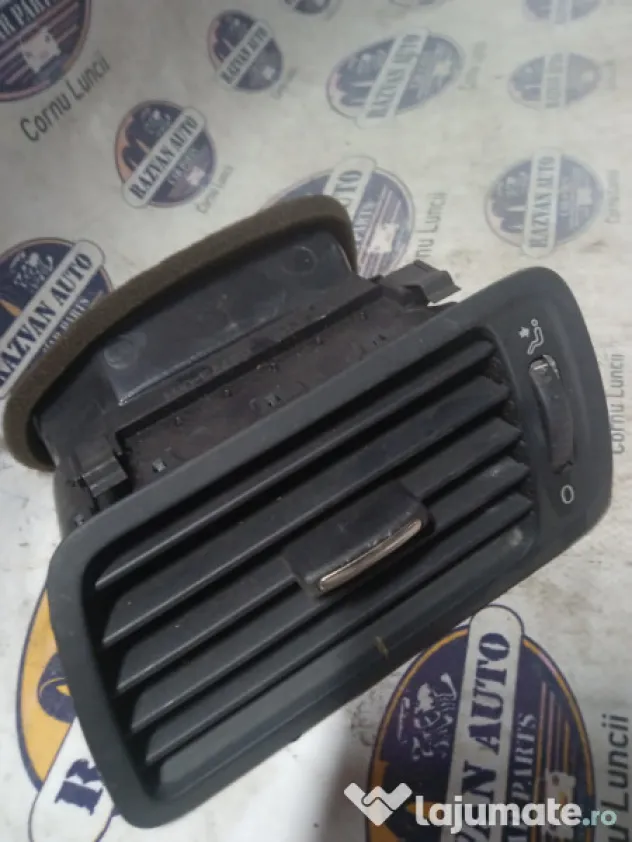 Grila ventilatie dreapta Volkswagen Passat CC 2010