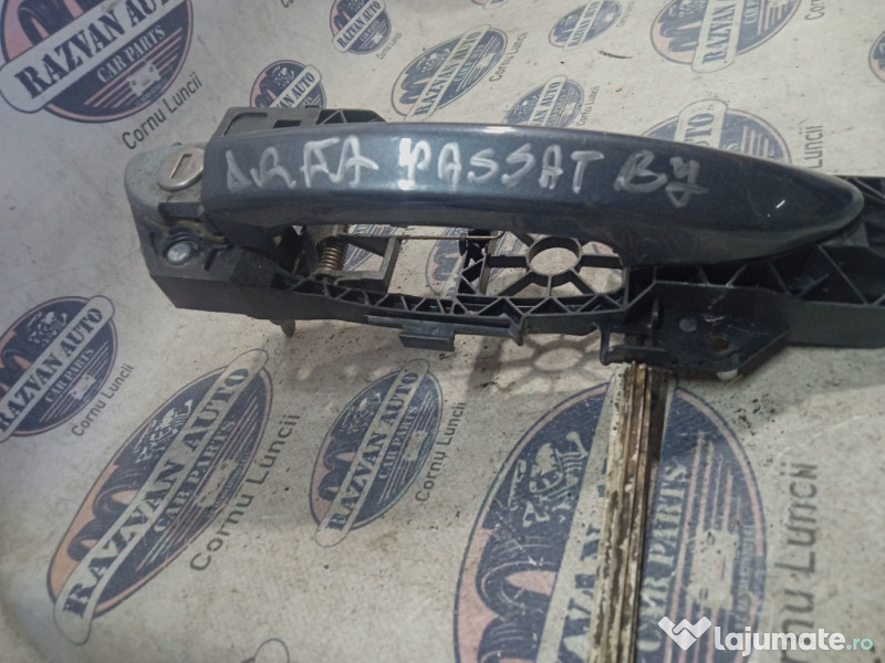 Maner exterior dreapta fata Volkswagen Passat B7 2012