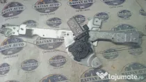 Macara geam dreapta fata Dacia Duster 2013