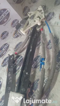 Macara geam dreapta spate Ford B-MAX 2012