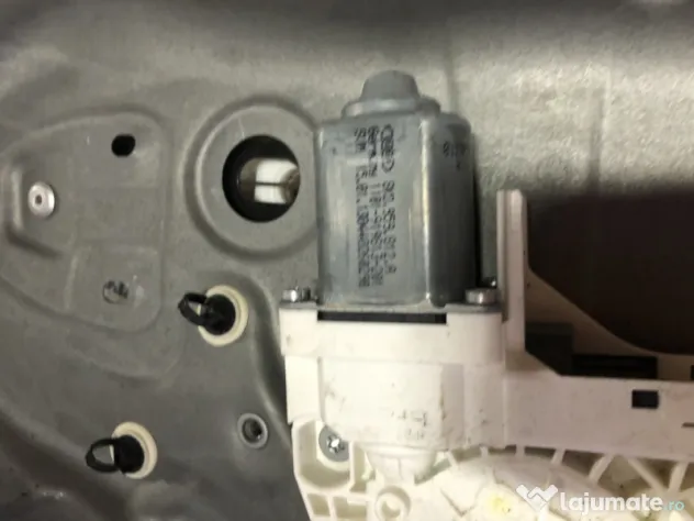 Macara geam dreapta spate Skoda Superb 2 2013