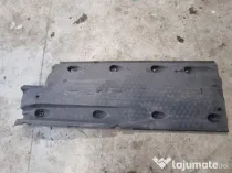Scut lateral stanga Volkswagen Passat 2014