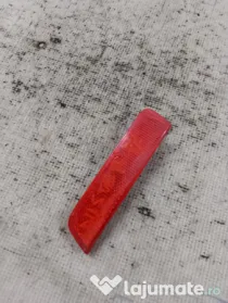 Catadioptru reflectorizant dreapta Dacia Duster 2010