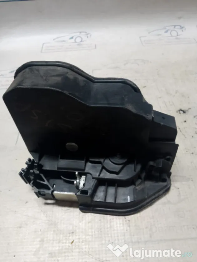 Broasca stanga spate BMW F10 2011