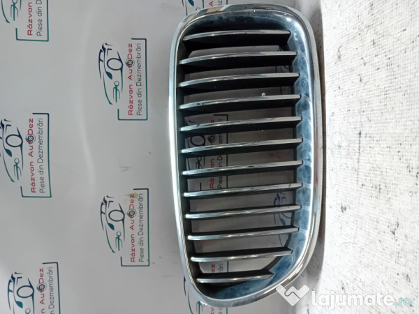Grila centrala dreapta BMW F10 2011