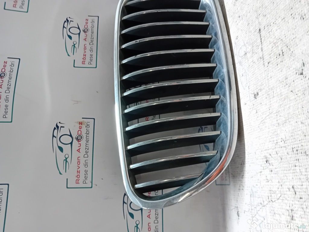 Grila centrala dreapta BMW F10 2011