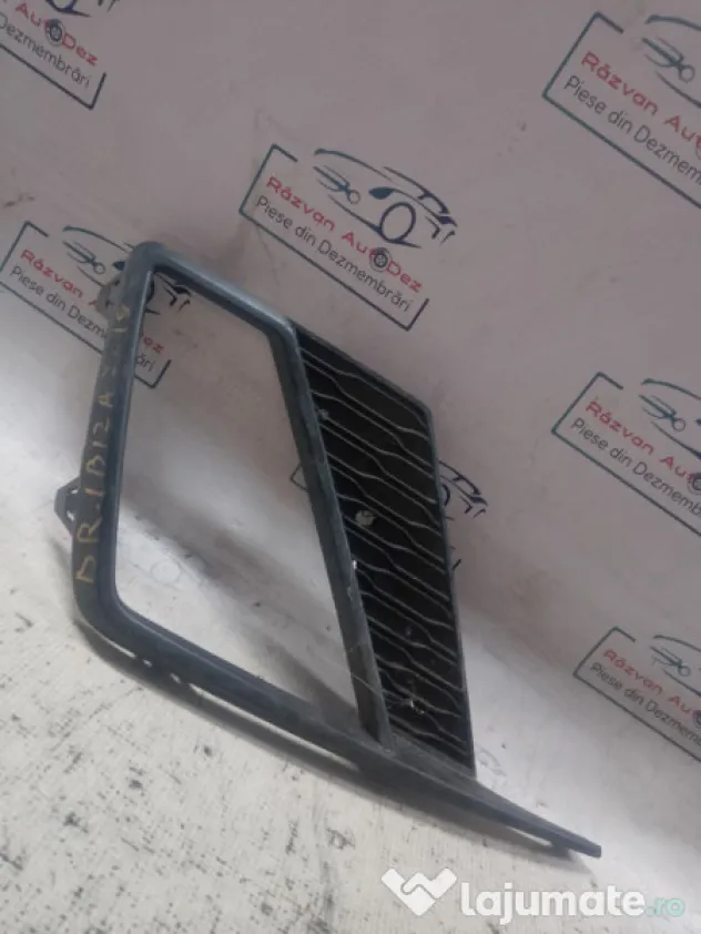 Grila proiector dreapta Seat Ibiza 2018