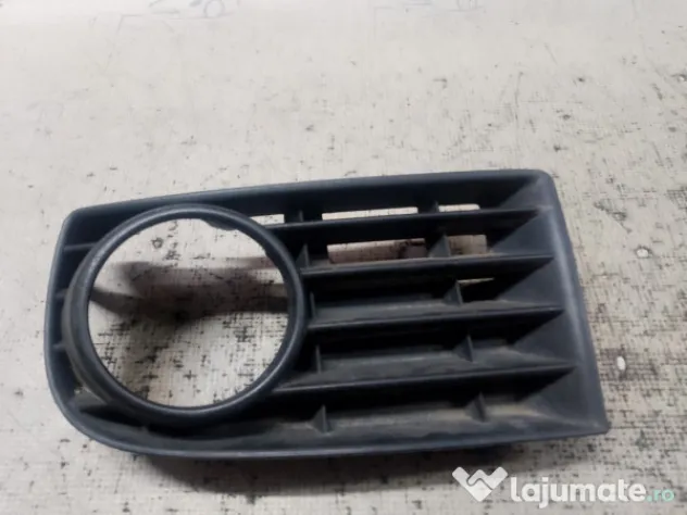 Grila proiector stanga Volkswagen Golf 5 2008