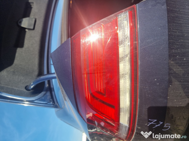 Stop stanga aripa Volkswagen Passat B8 Berlina 2015