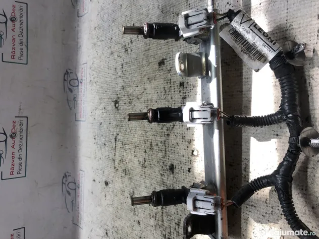 Rampa plus injectoare Dacia Sandero 1.0 Benzina 2015