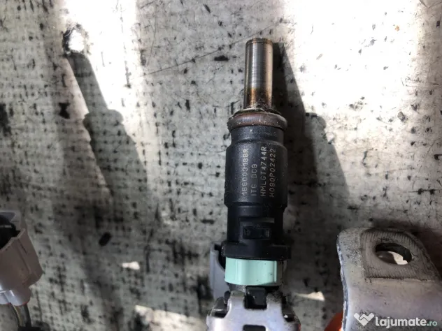 Rampa plus injectoare Dacia Sandero 1.0 Benzina 2015