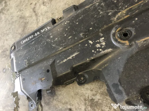 Scut lateral dreapta Dacia Sandero 2022