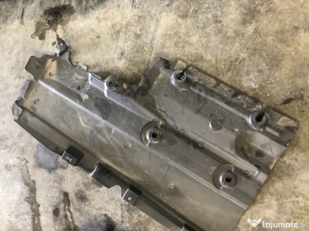 Scut lateral dreapta Dacia Sandero 2022