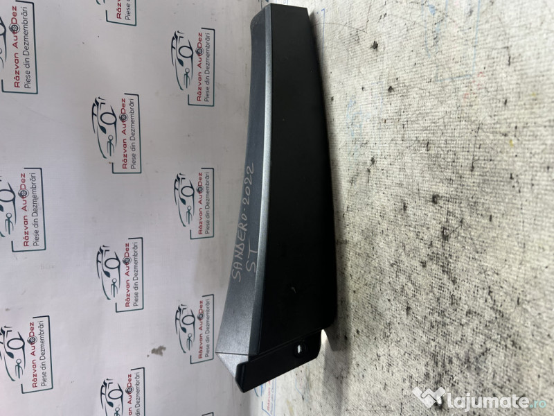 Ornament Stalp Central Stanga Dacia Sandero 2022