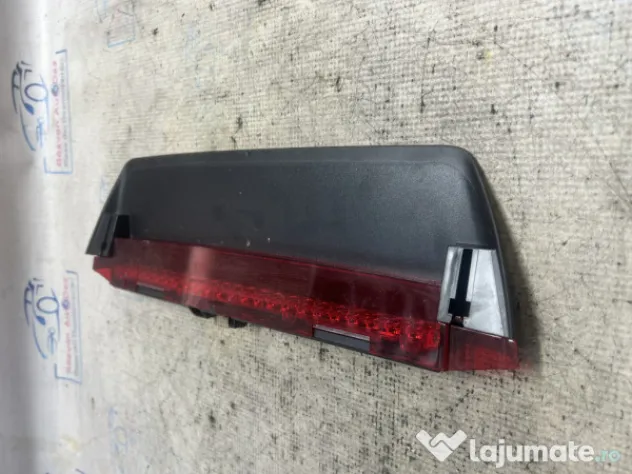 Stop central hayon Volkswagen Passat B8 2015