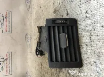 Grila ventilatie stanga Audi A4 2010