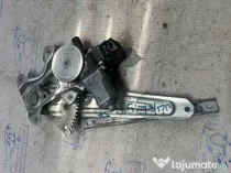 Macara geam stanga spate Nissan Juke 2011