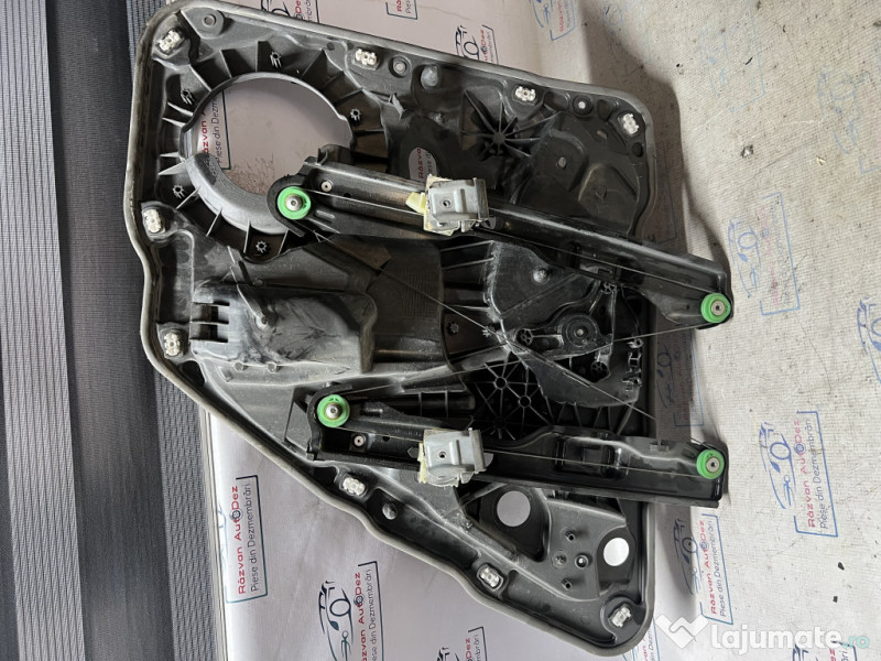 Macara geam stanga spate Porsche Cayenne 2012