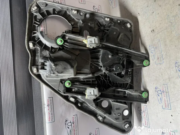 Macara geam stanga spate Porsche Cayenne 2012