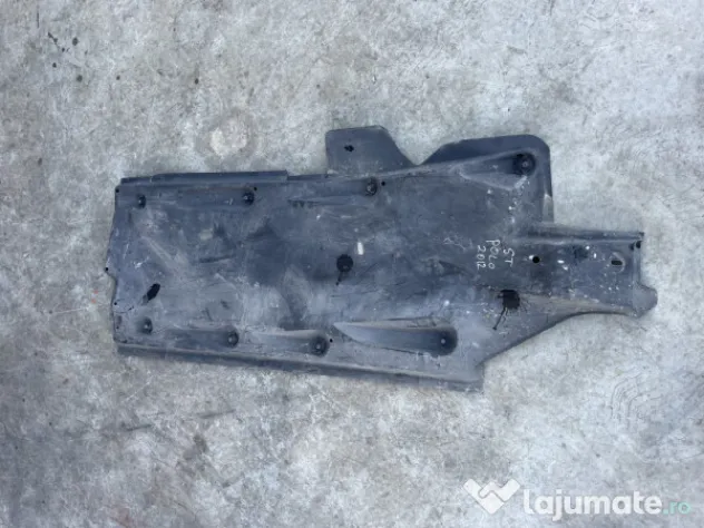 Scut lateral stanga Volkswagen Polo 2.0 Motorina 2012