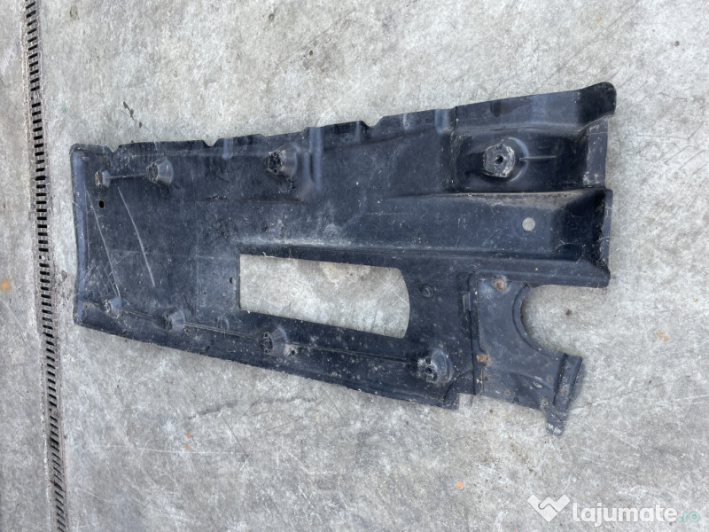 Scut lateral dreapta Volkswagen Golf 5 2.0 Motorina 2009