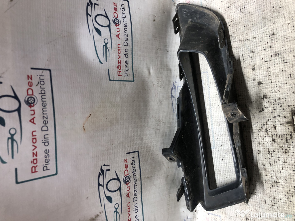 Grila proiector stanga Land Rover Discovery 2017