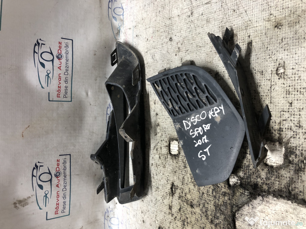 Grila proiector stanga Land Rover Discovery 2017