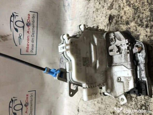 Broasca stanga fata Audi Q3 2013