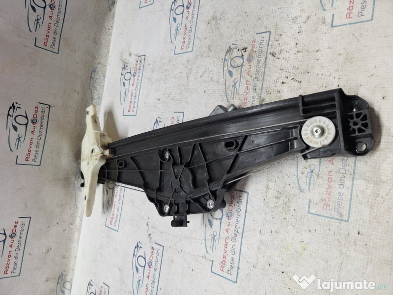 Macara geam stanga spate Peugeot 3008 1.2 Benzina 2017