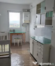 Apartament cu 3 camera, zona Spitalului