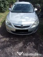 Opel Astra J Sport Tourer Combi 2011