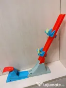 Hot Wheels - 3 piste si Dragon launcher - pret/buc.