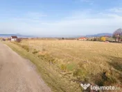 Teren intravilan parcelabil, priveliște spre munți, Soh...