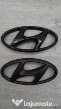 Emblemă neagră Hyundai