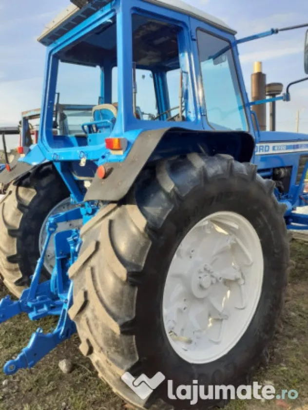 Tractor Ford 130 cp,model 8700