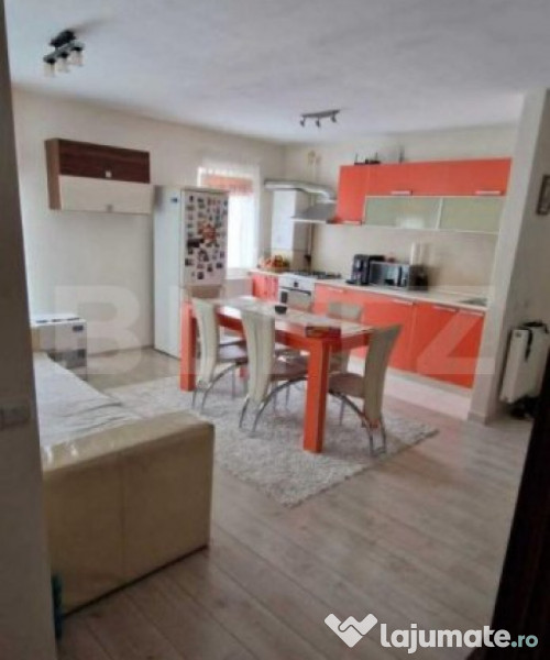 Apartament 3 camere, etaj 1, zona Muzeul Apei