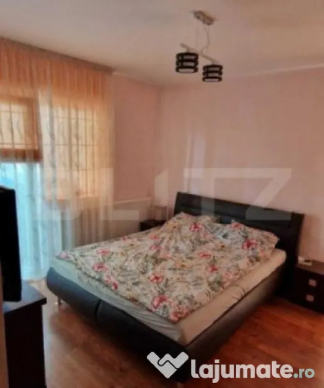 Apartament 3 camere, etaj 1, zona Muzeul Apei