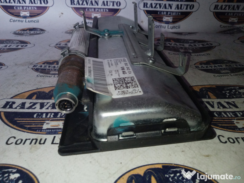 Airbag genunchi Volkswagen Passat B8 2016