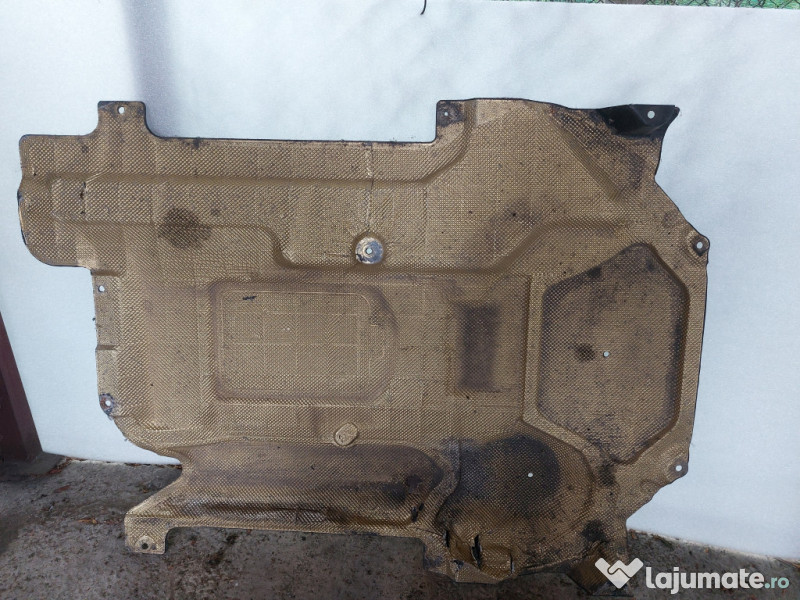 Scut motor plastic Mercedes C-Class W204 2012